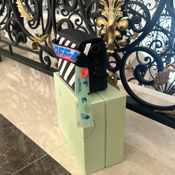 OFF-WHITE striped diag crossbody bag - Picture 3 of 5